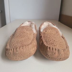 UGG size 7